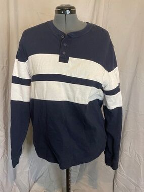 Men’s striped crew neck